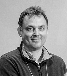 Dr. Marco Thiel